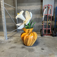 White Narcissus Flower In Vase Statue