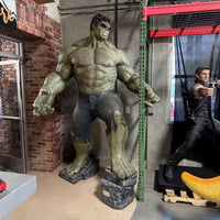 Hulk Life Size Statue From The Avengers 1:1 Pre-Owned