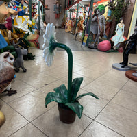 Small White Daisy In Pot Flower Statue