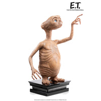 E.T. Life Size Light Up Statue 1:1