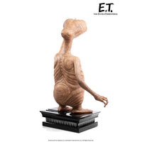 E.T. Life Size Light Up Statue 1:1